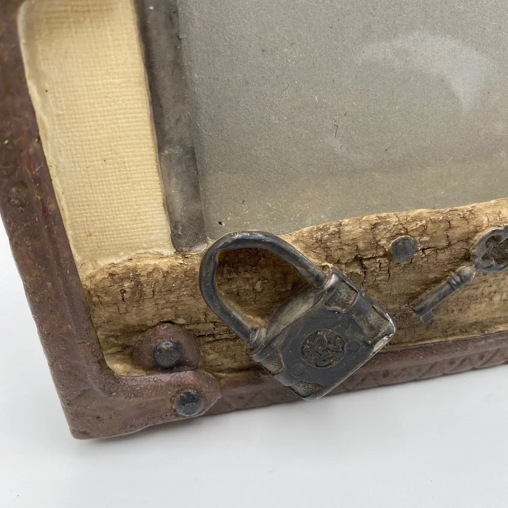 Rustic Steampunk Trunk Photo Frame 5x7 Lock‎ Key Vintage Accent Shelf Decor